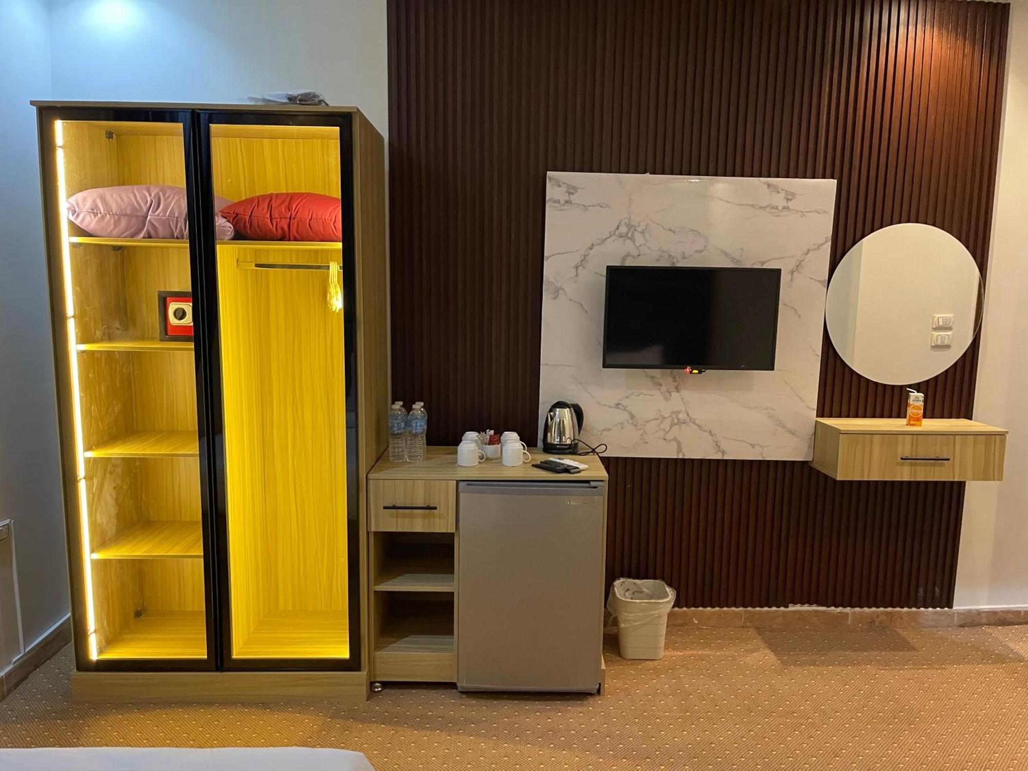 Royal Golden Pyramids Inn Giza Eksteriør billede