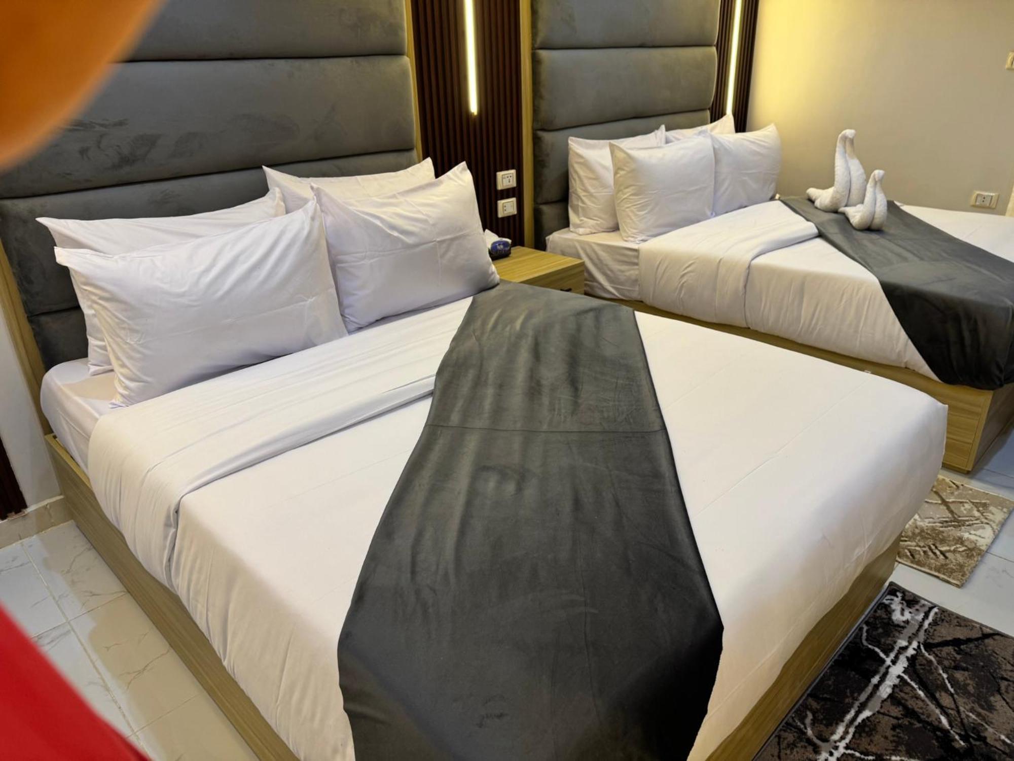 Royal Golden Pyramids Inn Giza Eksteriør billede